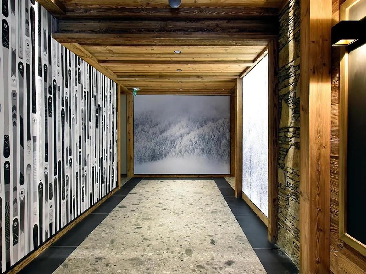 Duplex De Prestige 6 Chambres, Route Du Belvedere, Skis Aux Pieds, Jacuzzi & Parking Prive - Fr-1-613-8 Méribel 0*,